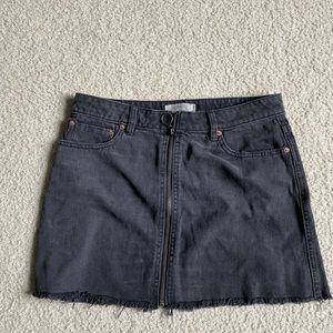 We the Free gray zip up denim skirt size 30